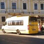 Biletul de hârtie va deveni istorie pe autobuzele din Caransebeș