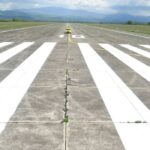 Pista betonată și pasagerii pot propulsa Aeroportul Caransebeș